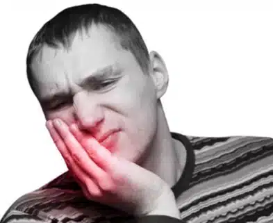 Persona con dolor por avulsión dentaria accidental