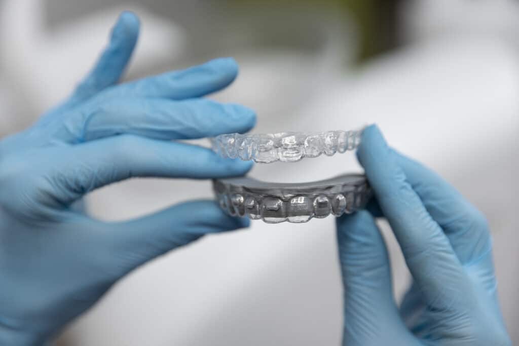 Dentista con invisalign
